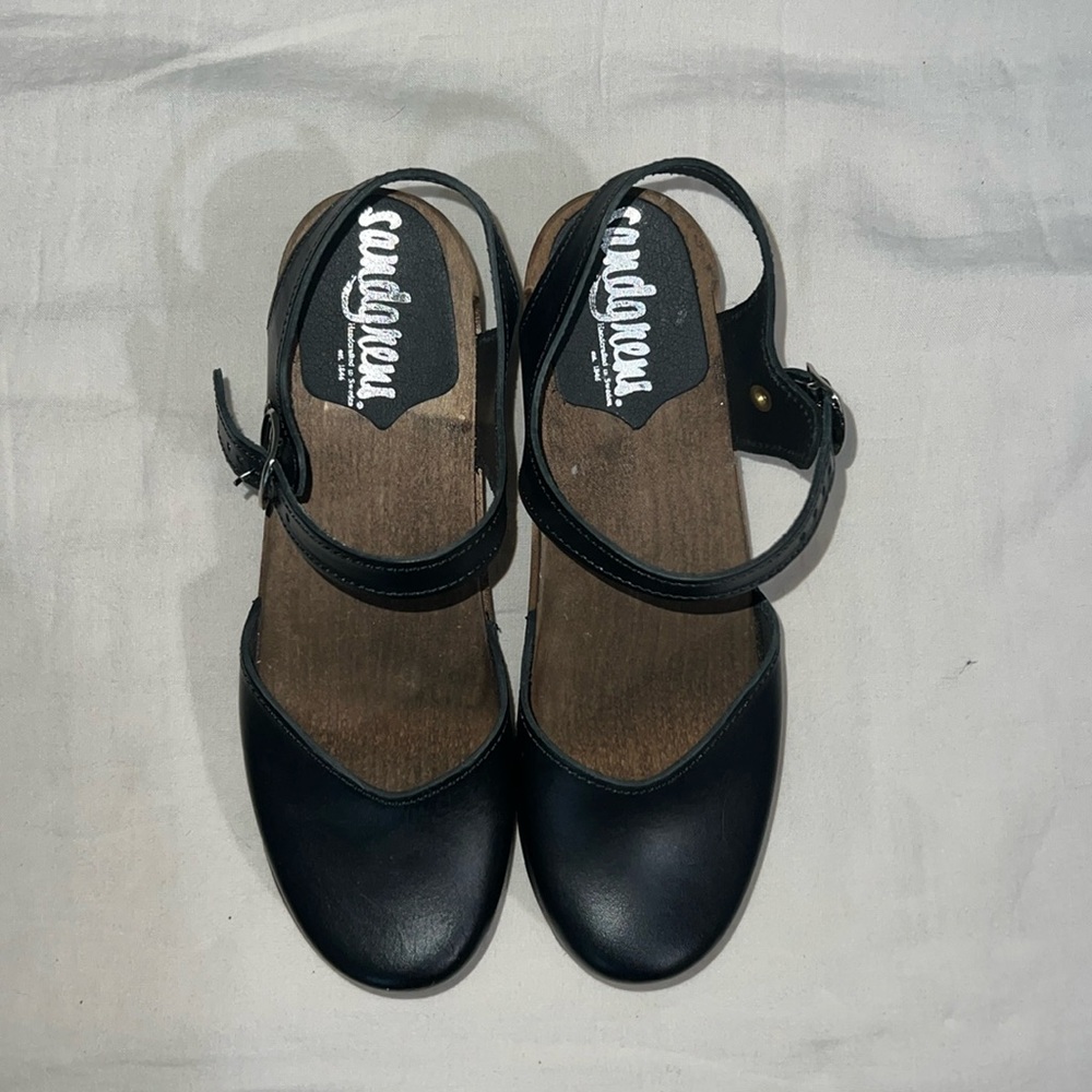 Never worn Sandgrens clogs!